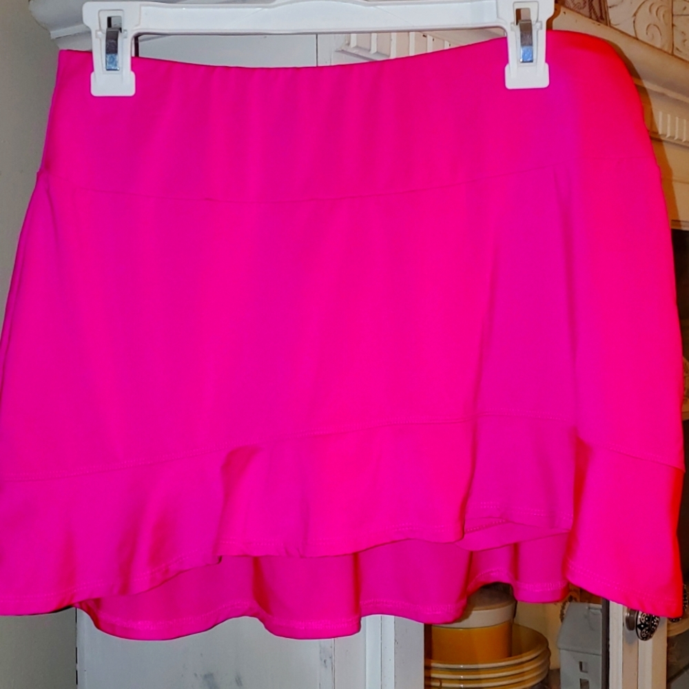 Tail skort